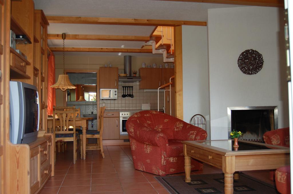 Ferienhaus Im Urigen Garten Bzw Eulenhaus Zingst Quarto foto